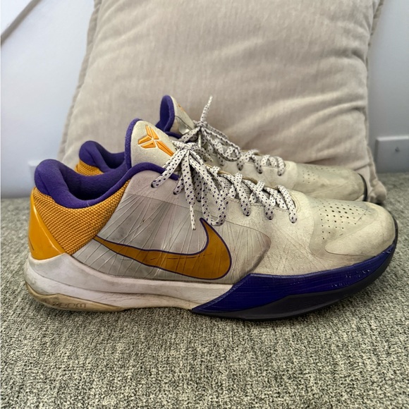 Nike Zoom Kobe 5 Sneakers in Cream, Purple, and Gold sz12 - Picture 1 of 14